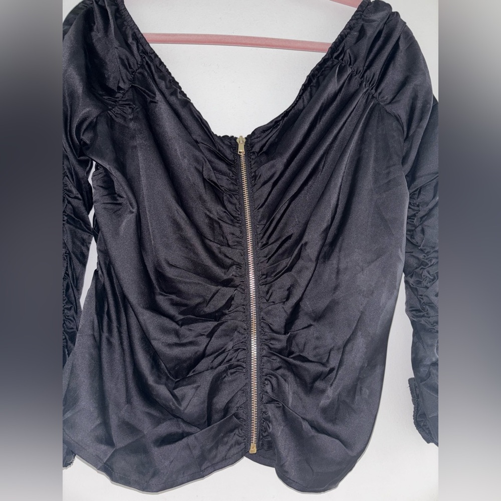 Black Ruched Zip-Up Top - Picture 3 of 6